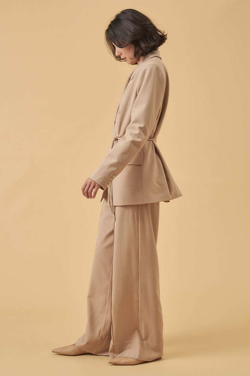Mon Renn women's Clothing Sydney Defend Blazer Beige