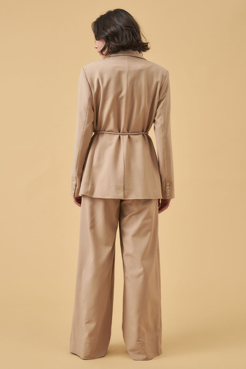 Mon Renn women's Clothing Sydney Defend Blazer Beige
