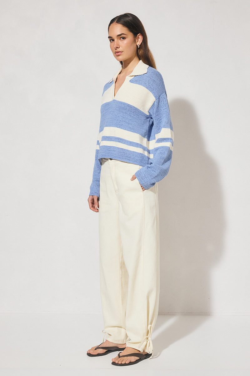 Bicolour collared knit jumper with oversized fit, dropped shoulder, V neckline, contrast polo-style collar and placket, long sleeves, and narrow rib hem finishes