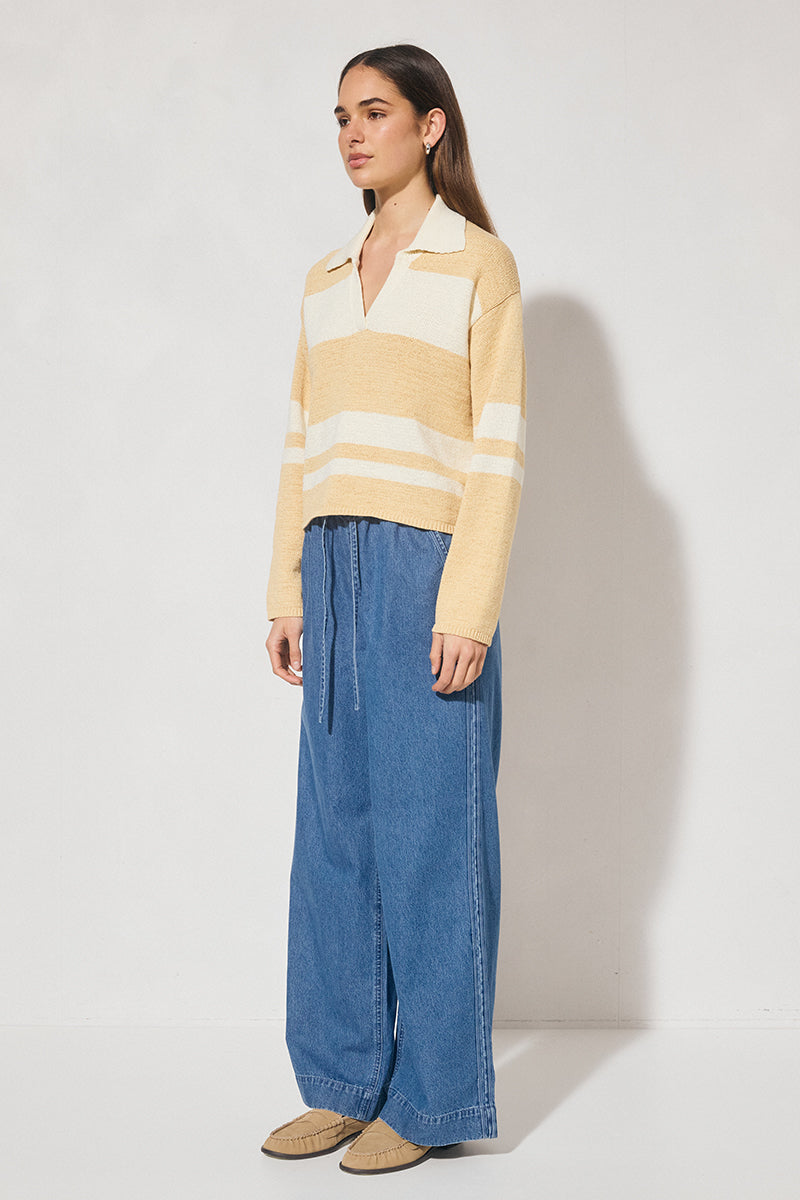 Bicolour collared knit jumper with oversized fit, dropped shoulder, V neckline, contrast polo-style collar and placket, long sleeves, and narrow rib hem finishes