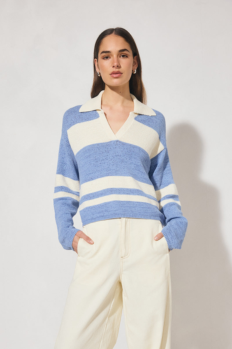 Bicolour collared knit jumper with oversized fit, dropped shoulder, V neckline, contrast polo-style collar and placket, long sleeves, and narrow rib hem finishes